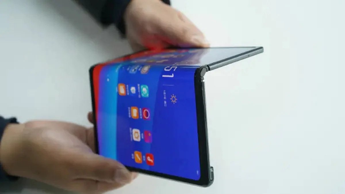 Oppo's Inward-Folding