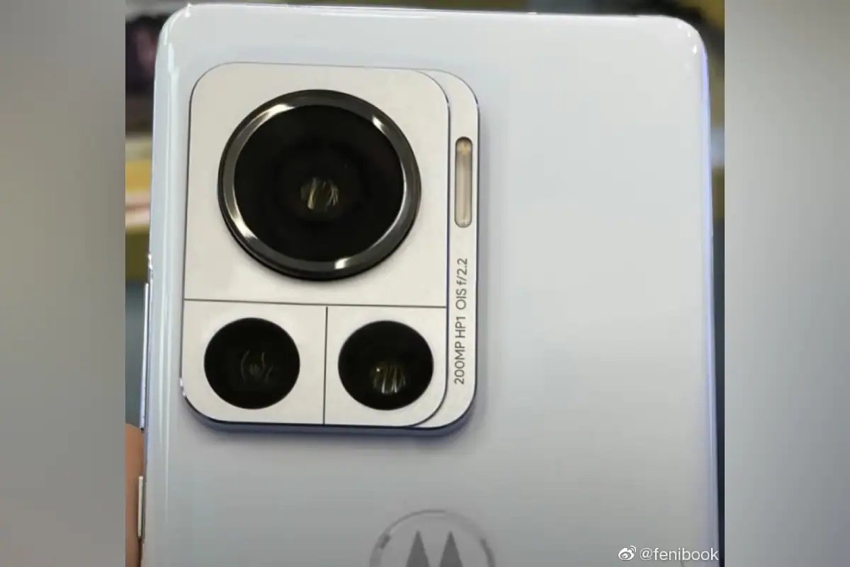 Motorola Teases Camera
